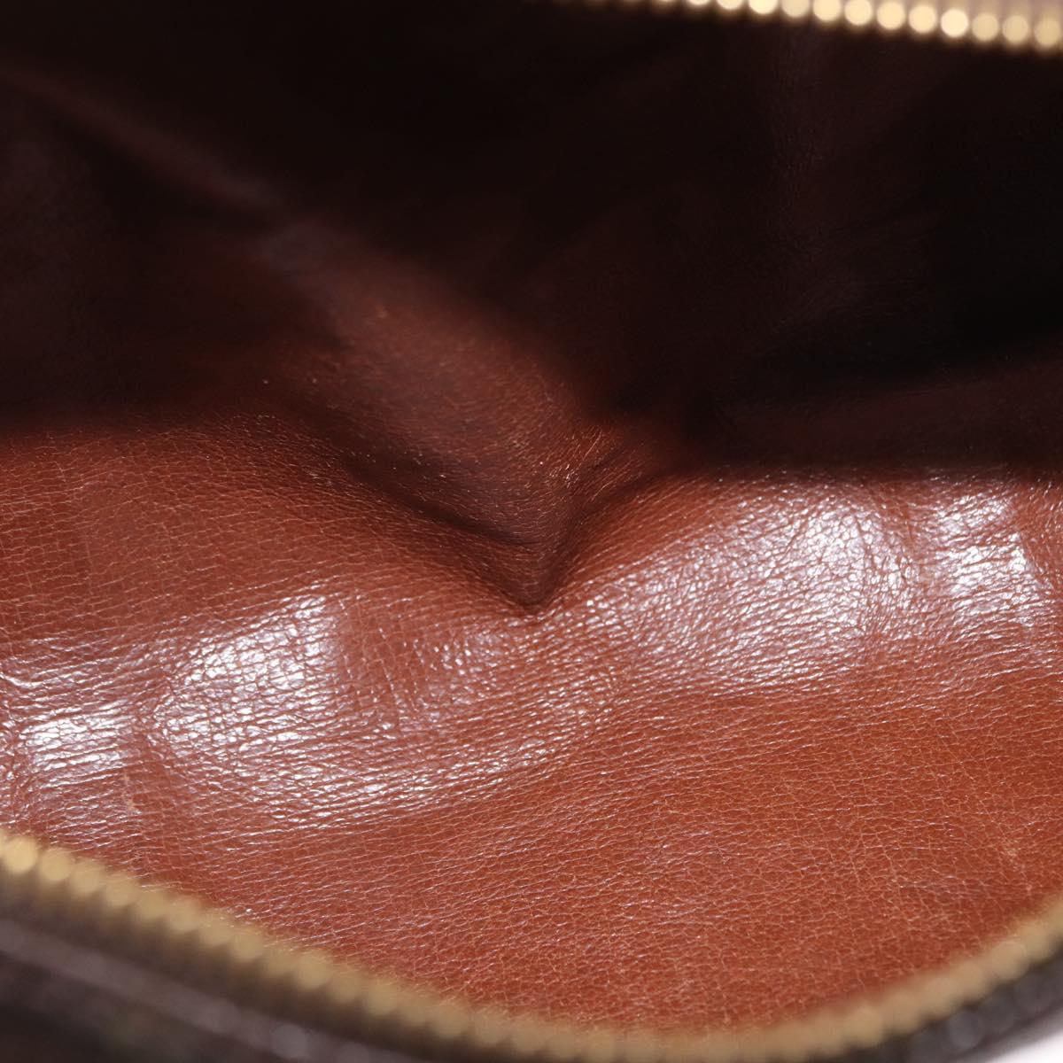Louis Vuitton Papillon 22