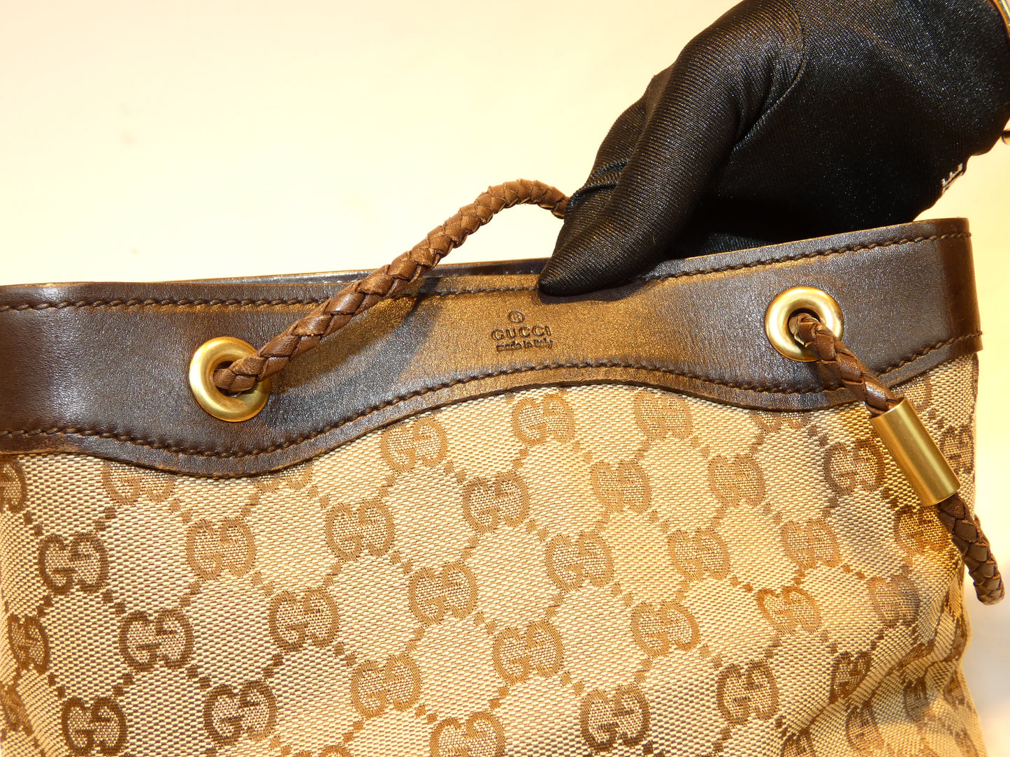 Gucci Canvas Shoulder Bag Beige Gold