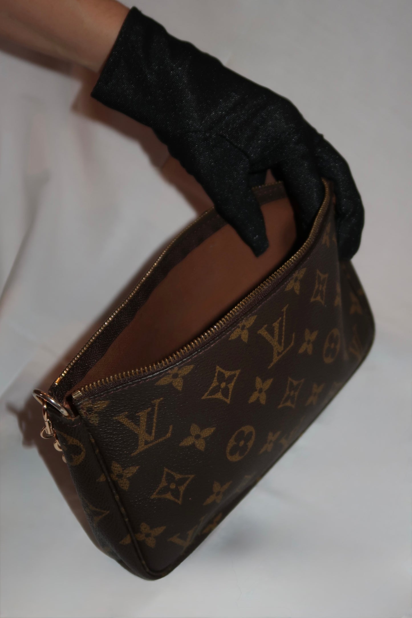 Louis Vuitton Pochette