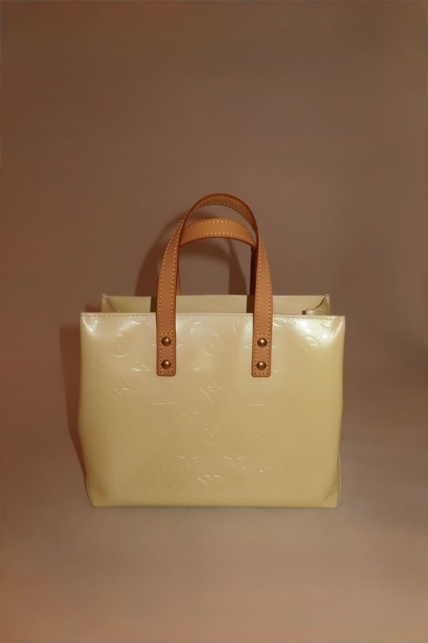 LOUIS VUITTON Monogram Vernis Reade PM Hand Bag Perle