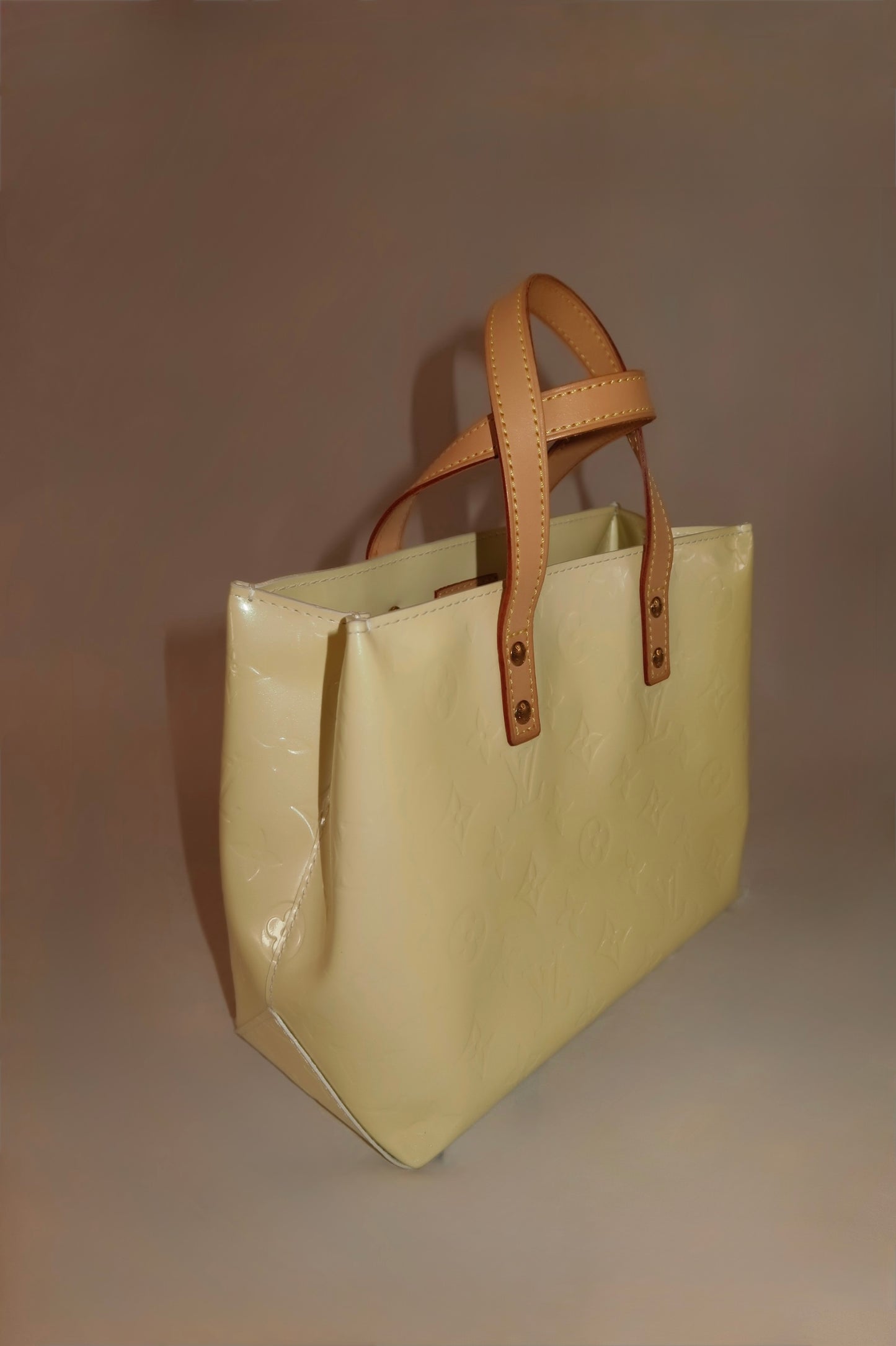 LOUIS VUITTON Monogram Vernis Reade PM Hand Bag Perle