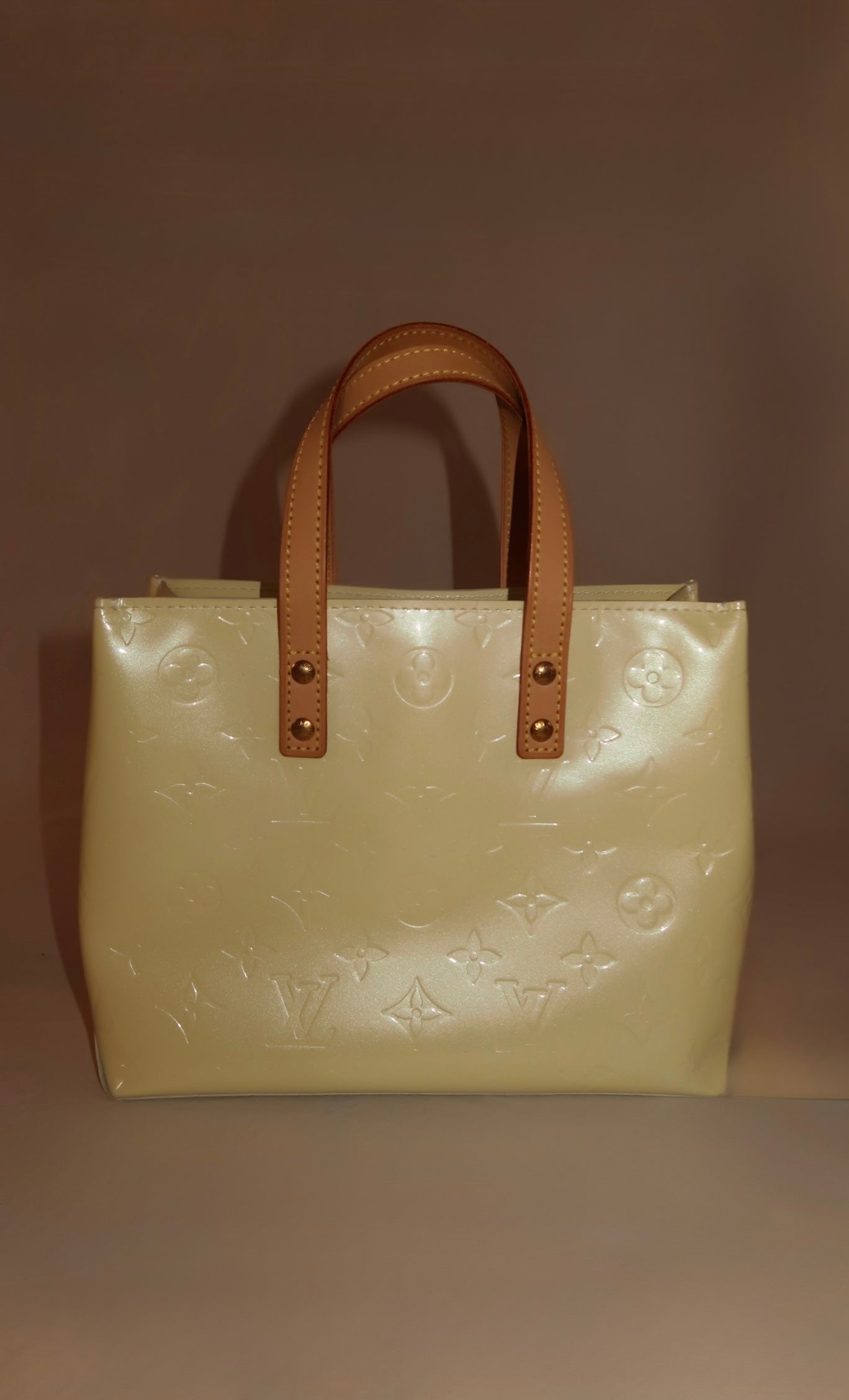 LOUIS VUITTON Monogram Vernis Reade PM Hand Bag Perle